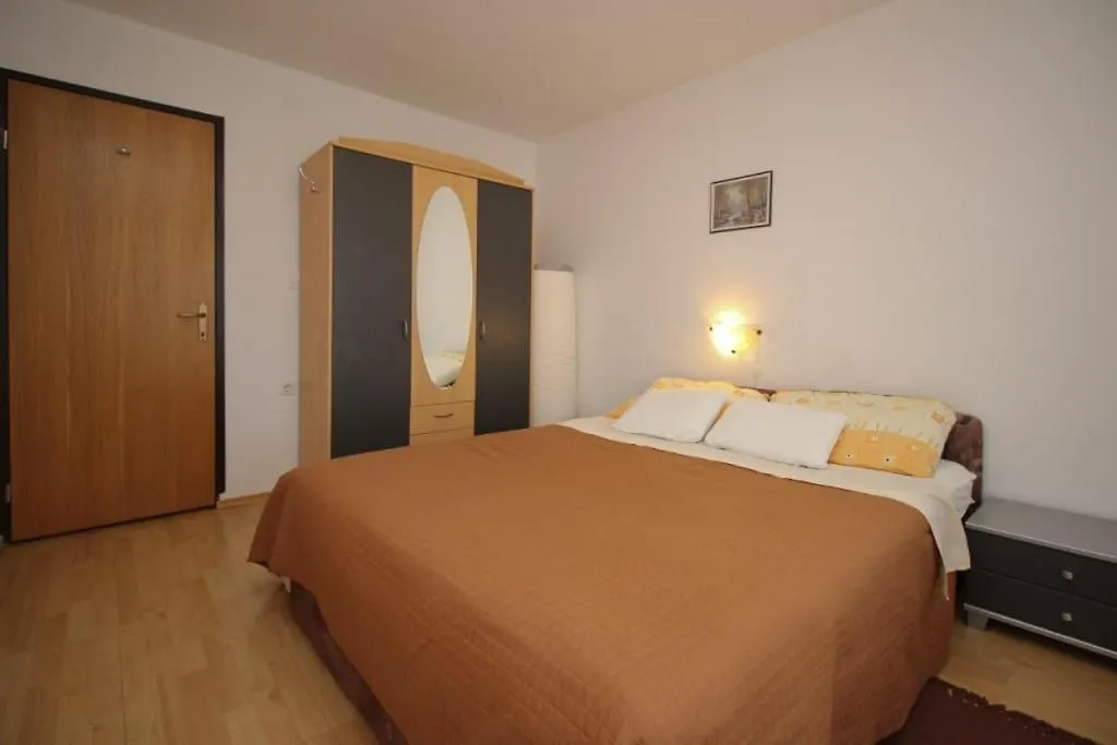 Apartmani Petir Punat Croatia