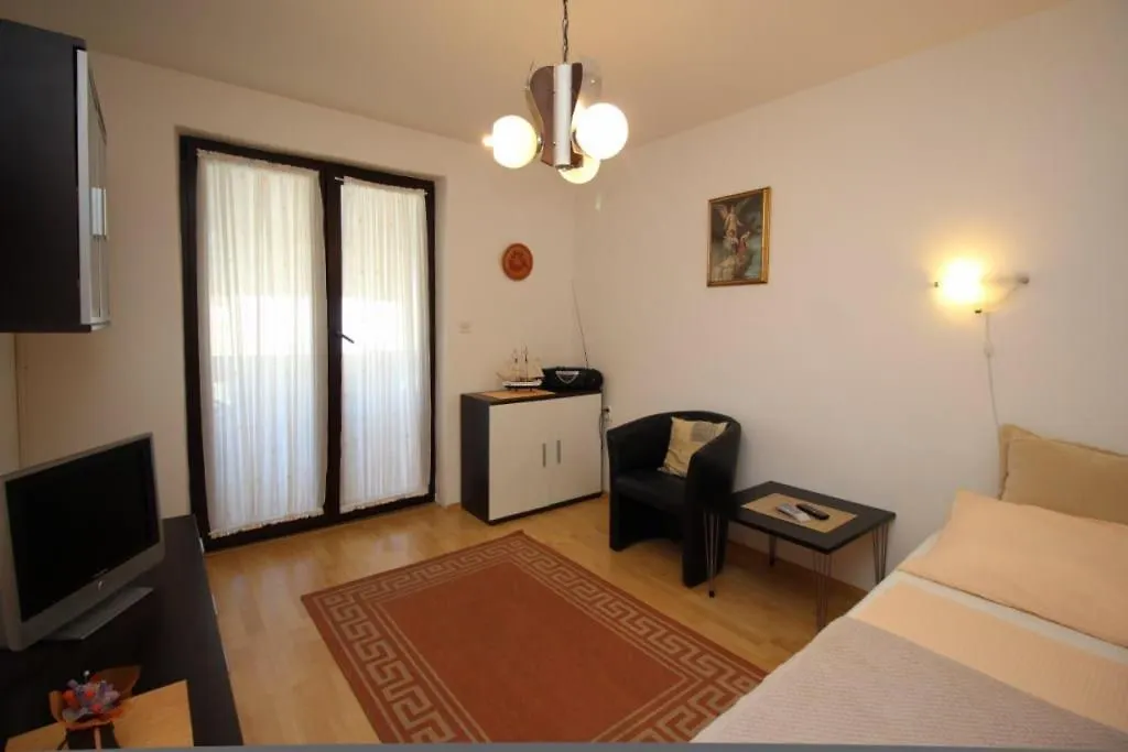 Apartmani Petir Punat 0*,  Croatia